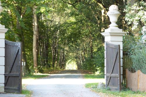Heidegut Eschede Reitsportanlage und Feriendorf