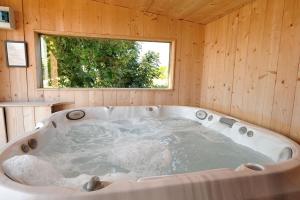 Ker Gana Sauna -jacuzzi