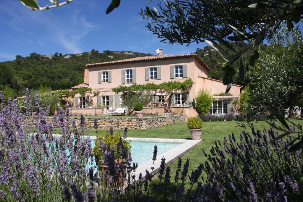 Maisons de vacances La Bastide des Amandiers 1082, Chemin font de Vabre 13840 Rognes