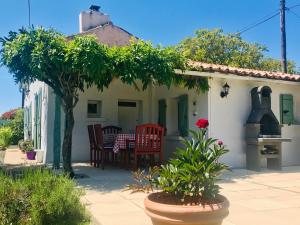 Maisons de vacances La Blatière French Cottages La Blatière 79240 La Chapelle-Saint-Étienne Deux-Sèvres