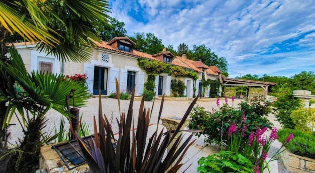 Maisons de vacances La Chenaie La Chenaie Sorges 24420 Bujadelle