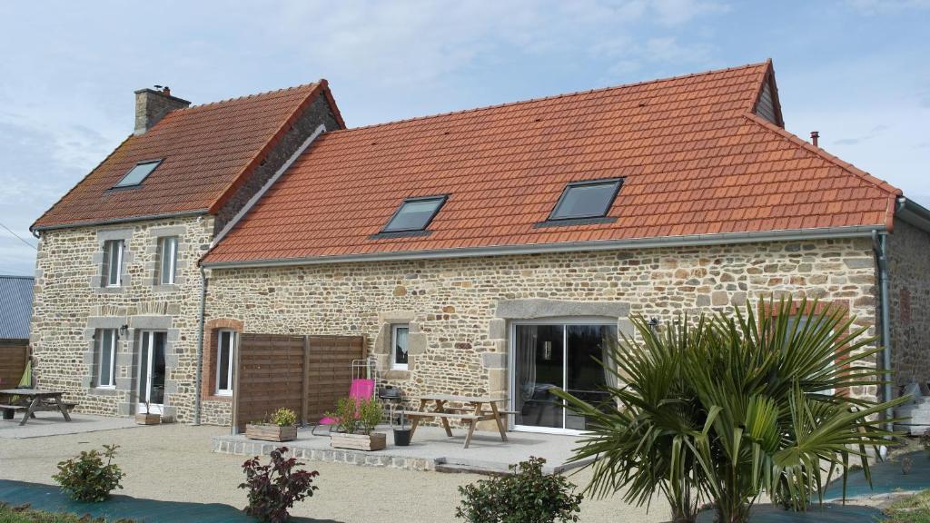 Maisons de vacances La Ferme d' Emerentine 10 Le Grand Champillon 50530 Bacilly