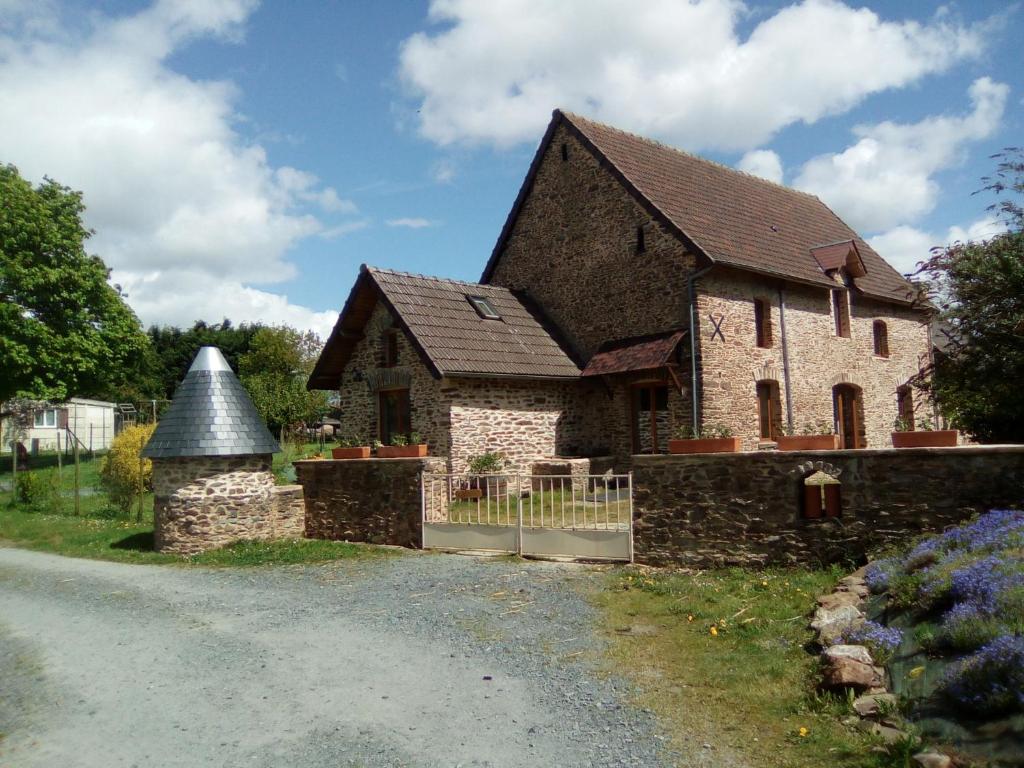 Maisons de vacances La ferme de la Baconnerie 1A rue de l'Eglise 14330 Sainte-Marguerite-dʼElle