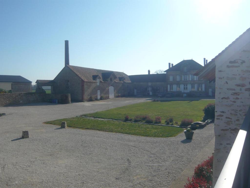 La Ferme de Presles Ferme de Presles, 78660 Menainville