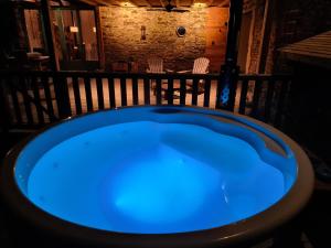 La Rhue Gîtes - Jacuzzi
