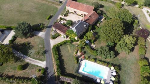 La Vieille Ferme: superbe complexe de 3 gîtes en pierre avec Piscine au coeur du Périgord Noir