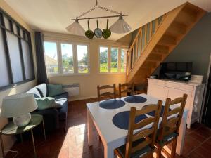Le Clos Charmaine