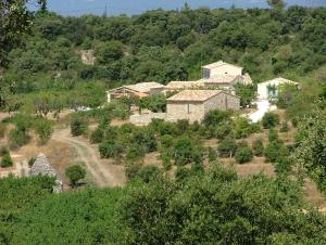 Maisons de vacances Le Clos d'Estellan - Piscine chauffée La Baume d'Estellan 84480 Bonnieux Provence-Alpes-Côte d\'Azur