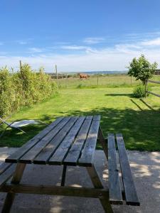 Maisons de vacances Le Clos de l'Angley Gîtes et pension équestre 1111 Rue Principale 62132 Caffiers Nord-Pas-de-Calais