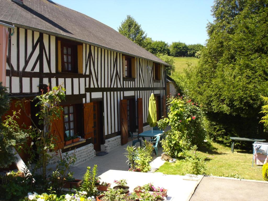 Maisons de vacances Le Val Godard Le Val Godard 61120 Fresnay-le-Samson