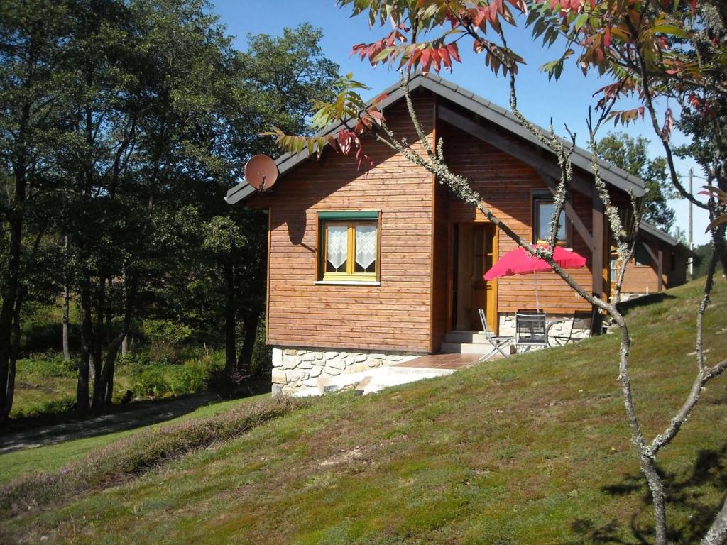 Maisons de vacances Les Feuillantines Les Feuillantines 63850 Saint-Genès-Champespe