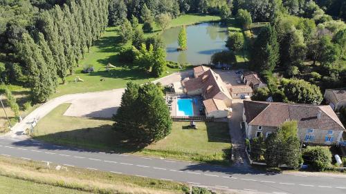 Les Gites de l'Etang de Sandanet