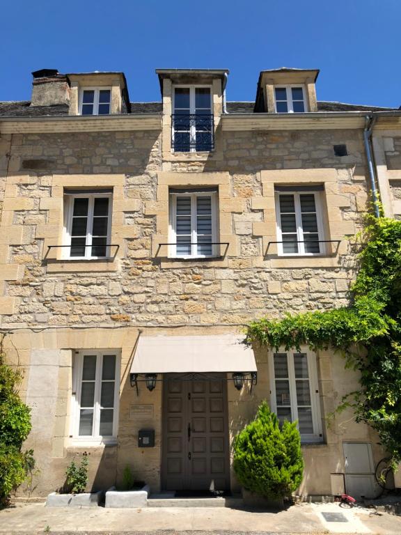 Les Maisons du Périgord 15, Place de l'Abbaye, 24120 Terrasson