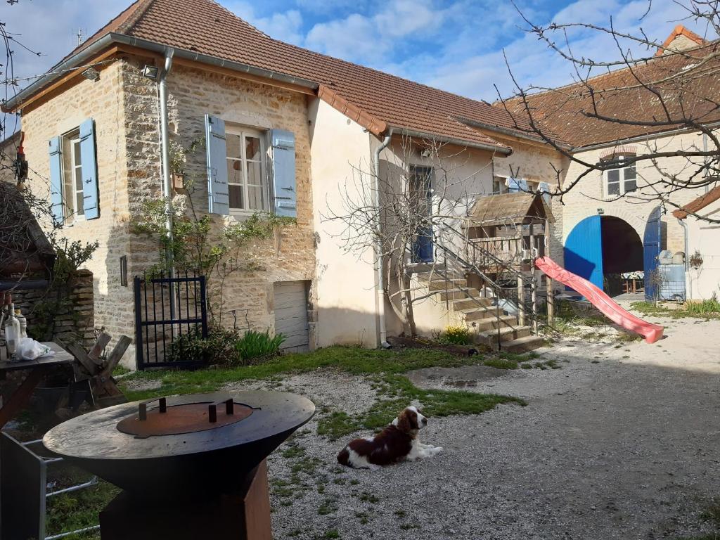 Maisons de vacances Les Trois Croix 17 Grande Rue 21590 Santenay