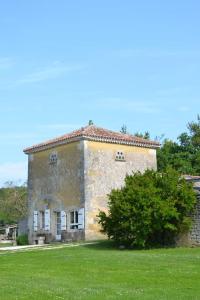 Maisons de vacances Logis de Bournet 3 Chemin du Logis 16440 Mouthiers-sur-Boëme -1