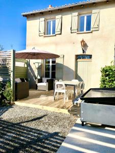 Maisons de vacances Maison Hirondelles Gîtes 1 Rue du Lavoir 87330 Mézières-sur-Issoire Limousin