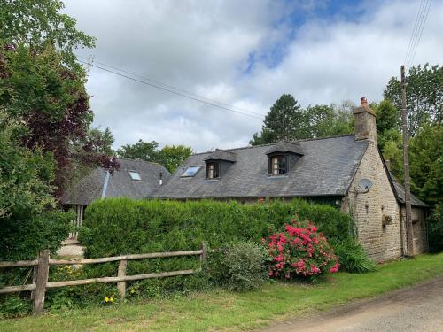 MAISON LA BURELIERE - holiday home for families, groups, couples
