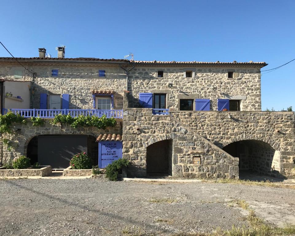 Maisons de vacances Mas de Guilhaumon côté hameau 174 chemin du mas de guilhaumon Les Gras De Perret 07260 Joyeuse