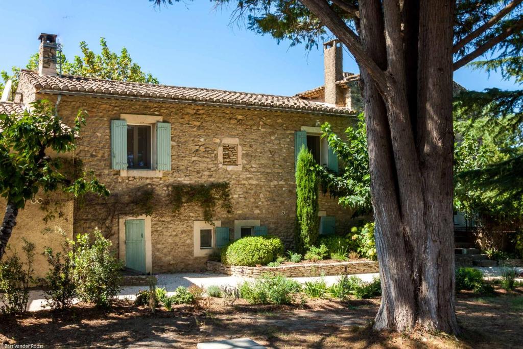 Maisons de vacances Mas des Cèdres Mas des Cèdres, lieu-dit Les Vallats 131, Chemin de Grenouillères 84560 Ménerbes