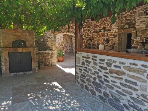 Mes Maisons Gardoises with Private Pool and Disco Theatre and Free Broadband Fibre Internet!