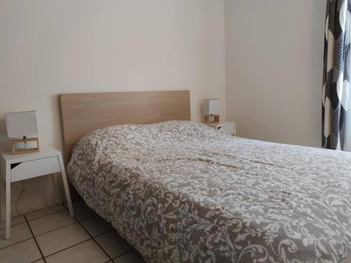 Modern 1 bedroom apartment near the metro.