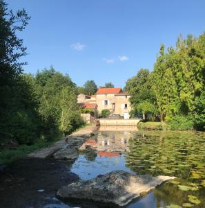 Maisons de vacances Moulin de Rochoux Gites - Puy du Fou Moulin De Rochoux, La Coudre 79150 Saint-Clémentin Deux-Sèvres