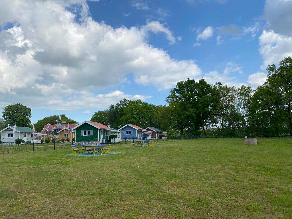 Poppes Ranch Bauerhof & Campingplätze 8 Ausbau Kanal, 18246 Zepelin