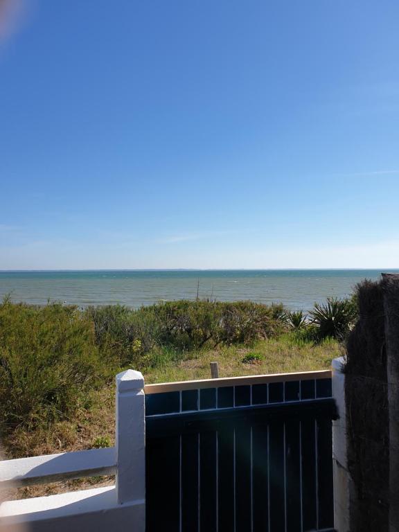 Pousse le portail et pose toi sur la plage 29 allée Pierre L'Ermite, 85330  Noirmoutier-en-l\'Île