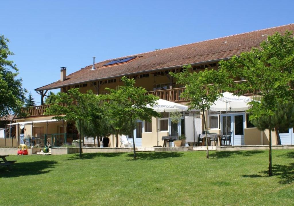 Maisons de vacances Pyrénées Passions - Gîtes de Charmes & Caractère Quartier Fond de la Vielle 31160 Estadens