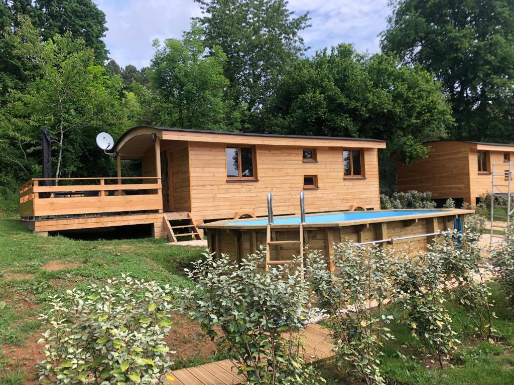 Maisons de vacances Roulottes gîte du Périgord noir Lieu dit Bayle viel 24550 Lavaur