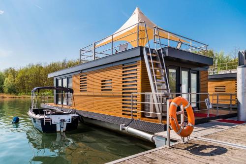 Schwimmende Ferienhäuser auf dem See - Spreewald