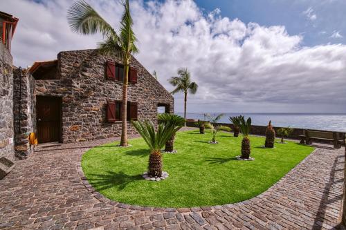 Seixal Sunny Villa A & B