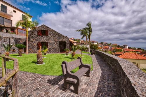 Seixal Sunny Villa A & B