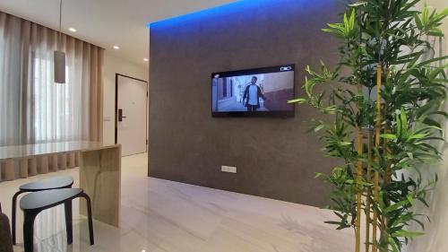 Seven Seas Apartments