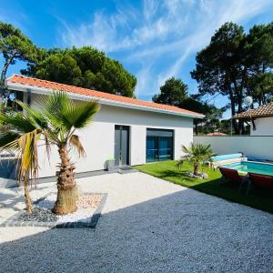 Studio indépendant sur propriété avec piscine partagée