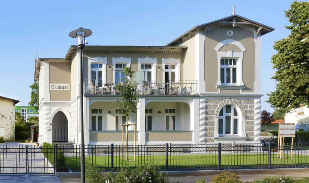 Maisons de vacances Villa Glückspilz Waldstraße 3 18225 Kühlungsborn