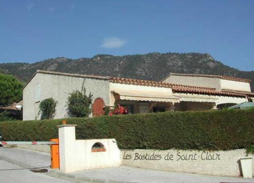 VILLA LE LAVANDOU ST CLAIR 500m de la mer