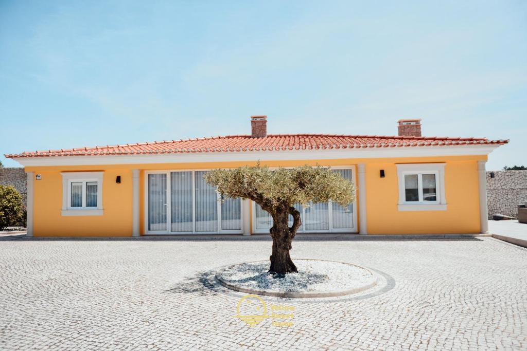 Maisons de vacances Yellow Sweet Home - Maria e Beatriz AVENIDA NOGENT SUR MARNE , 32 Calhau 2450-138 Nazaré