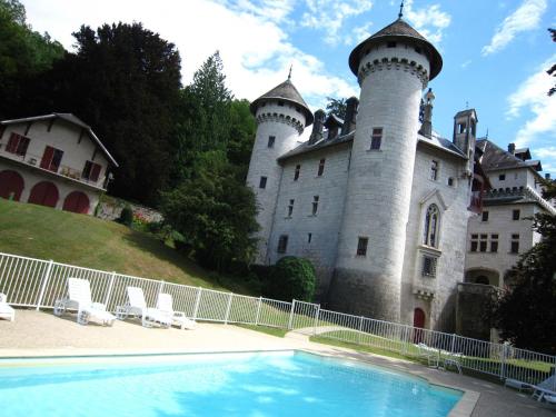 Majestic Castle in Serri res en Chautagn with Lift Serrières-en-Chautagne france