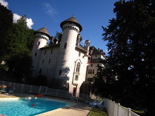 Maison de vacances Majestic Castle in Serri res en Chautagn with Lift  Serrières-en-Chautagne