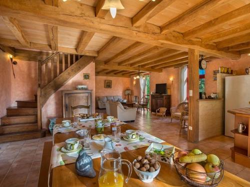 Maison de vacances Majestic holiday home in Paleyrac with private pool  Paleyrac