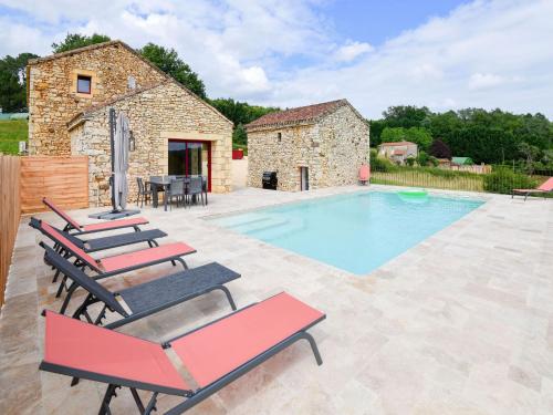 Majestic Holiday Home in Prats du P rigord with Pool Prats-du-Périgord france