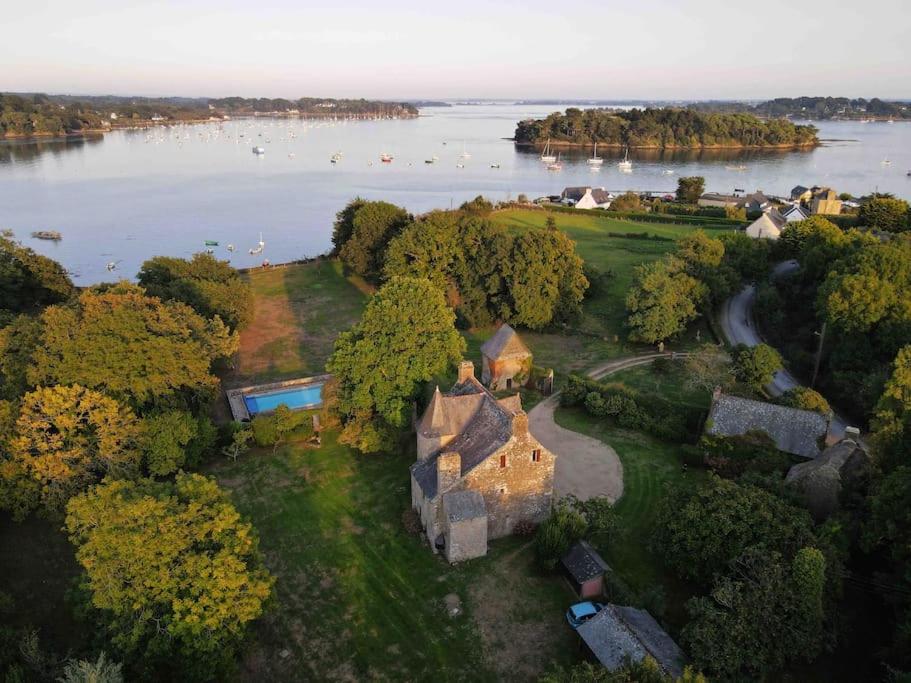 Villa Manoir au bord de l'eau avec piscine chauffée 29 Rue de Bois Bas, 56870 Baden