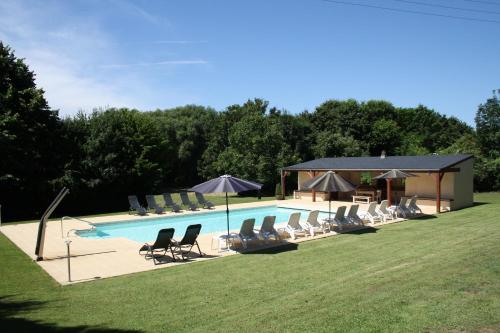 B&B / Chambre d'hôtes Manoir de la Basse-Cour 2 Rue du Chateau Asnières-sur-Vègre