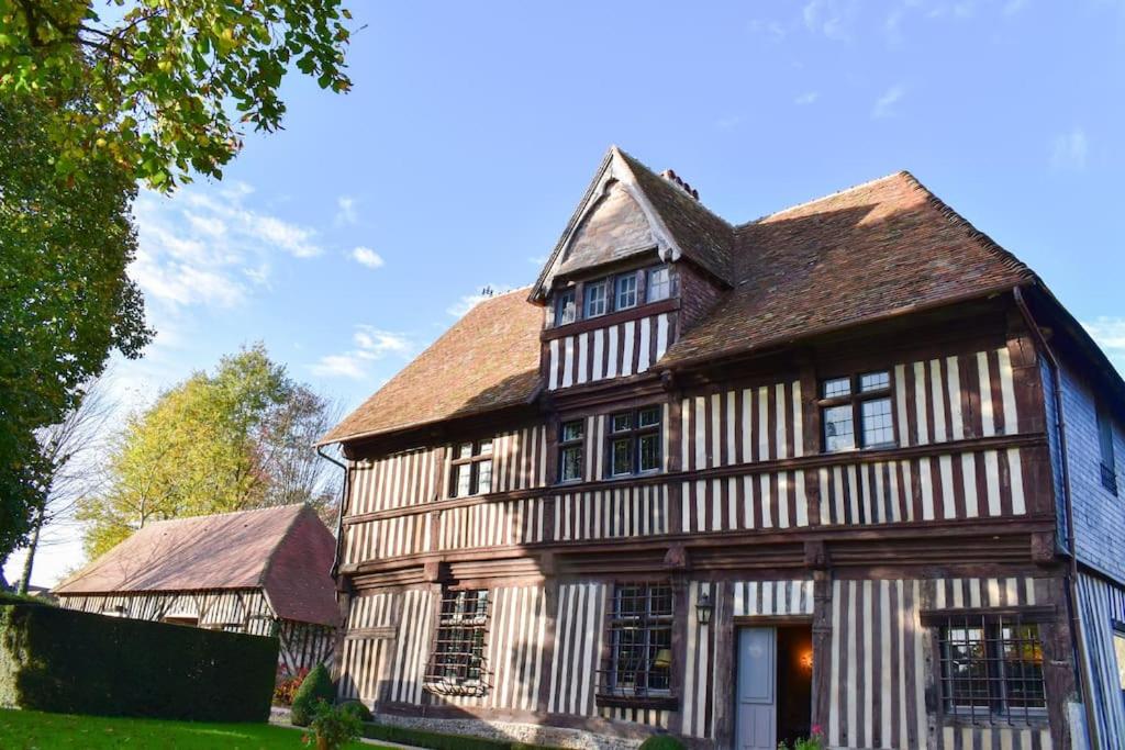 Maison de vacances Manoir de la Motte Le Manoir, 14100 Saint-Pierre-des-ifs