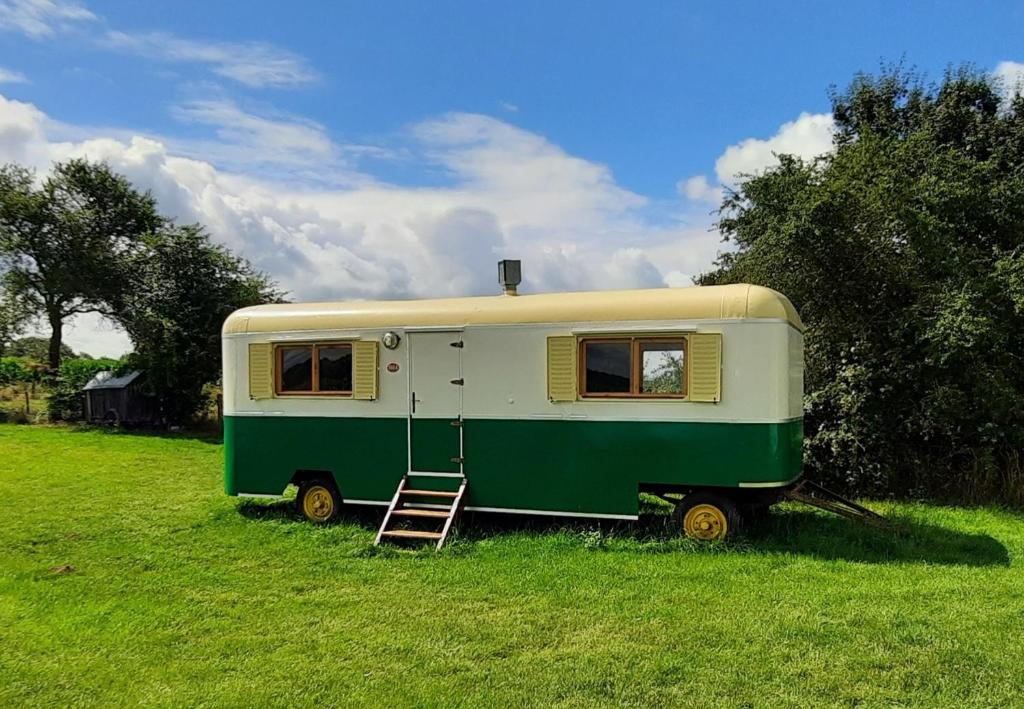 Séjour à la campagne Manoir du Bois Joly - Roulotte Vintage Le Bois Joly, 28400 Margon