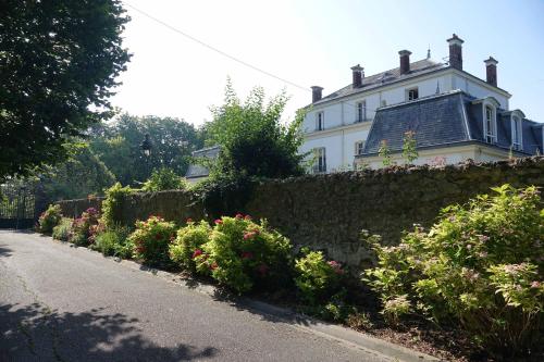 B&B / Chambre d'hôtes Manoir Le Parc near Paris & Disneyland 3 Rue de la Tour (impasse du Château) Villevaudé