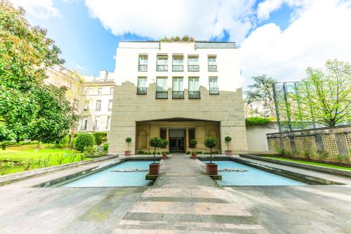 Appartement MARAIS - Elegant Flat in Old Paris 16 Rue du Parc Royal Paris