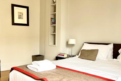 Appartement MARAIS Luxury by Pad-à-Terre est '99 Lift 5 hotel standards Rue Froissart Paris