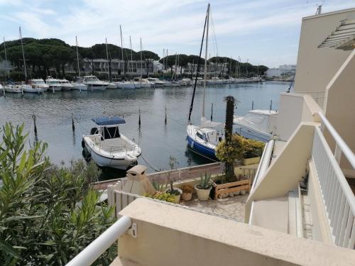 Appartement Marina Port Camargue 18 Rue Duquesne Le Grau-du-Roi